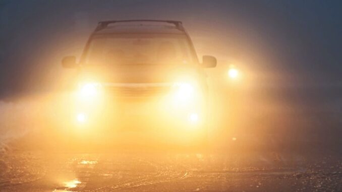 luz alto Luz Alta e Luz Baixa: Em Quais Condições Usá-las?