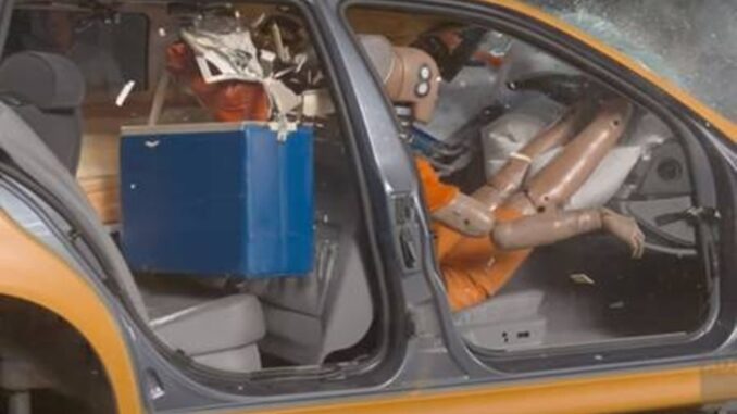 Posso levar objetos dentro do carro Posso levar objetos dentro do carro
